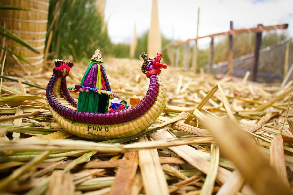 Tikaya Puno con vista al lago Titicaca